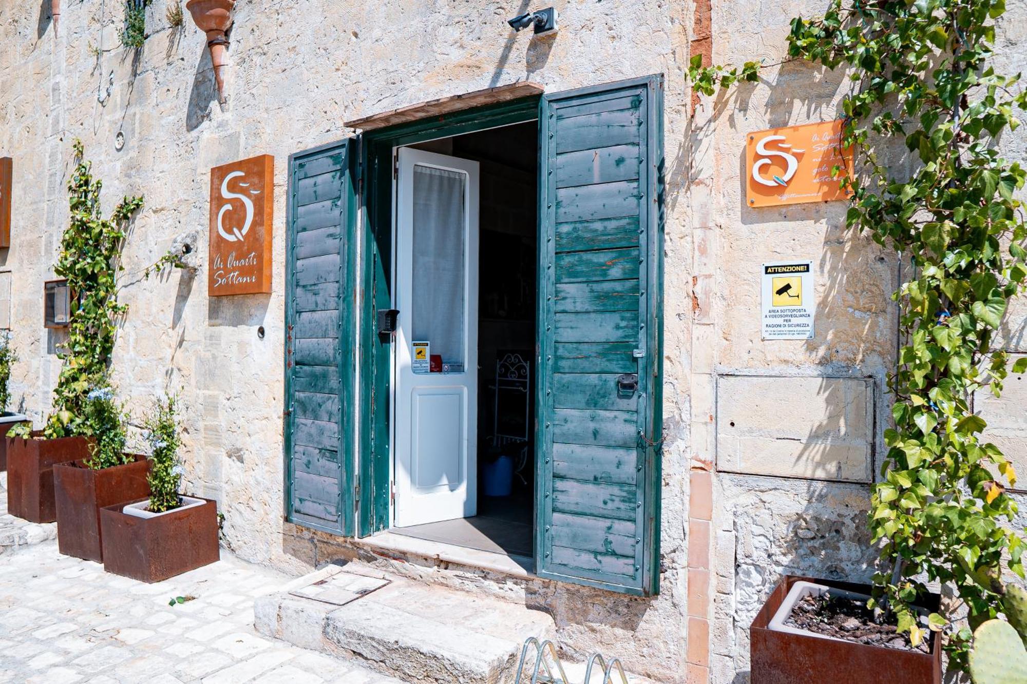 Ai Quarti Sottani Hotel Matera Bagian luar foto